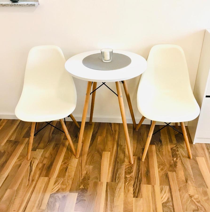 Top Renoviertes Apartement In Bester Lage Von Homburg- 5 Fussminuten Zur Uniklinik Homburg  Exteriér fotografie