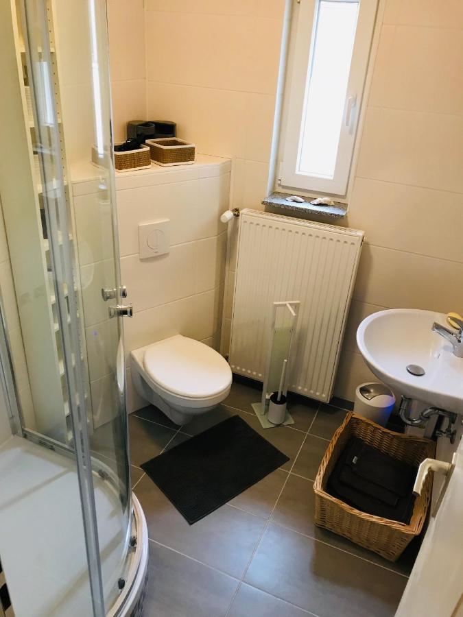 Top Renoviertes Apartement In Bester Lage Von Homburg- 5 Fussminuten Zur Uniklinik Homburg  Exteriér fotografie